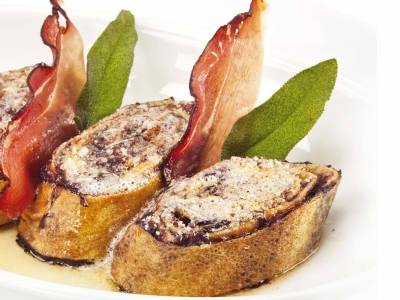 Crepes con radicchio y speck a la mantequilla