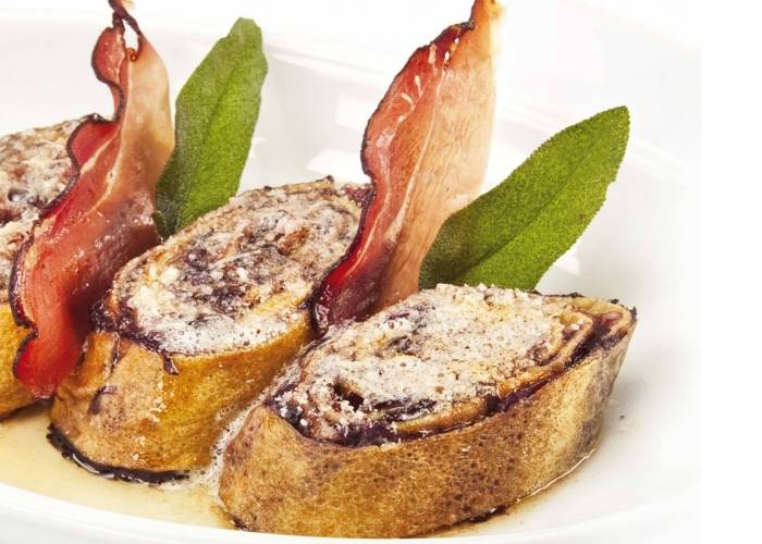 Crepes con radicchio y speck a la mantequilla